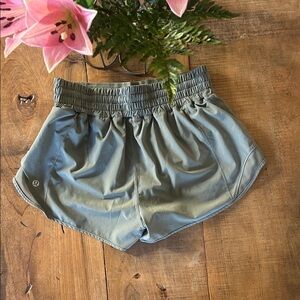 lululemon athletica Women's Athletic Shorts in Willow Leaf Green